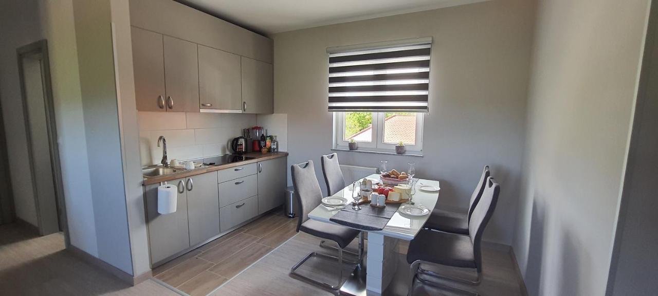 Apartmani Fenestra Tesla I Faust Otočac Dış mekan fotoğraf